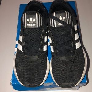 ADIDAS SWIFT RUN X J